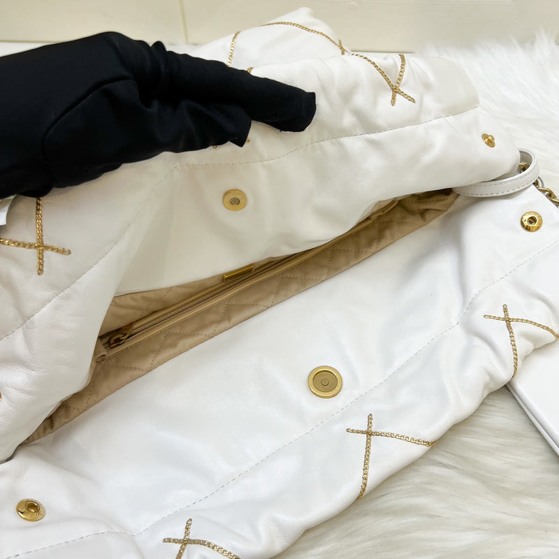 Chanel 22 Small Hobo Handbag in White Shiny Calfskin and AGHW (Model: AS3260)