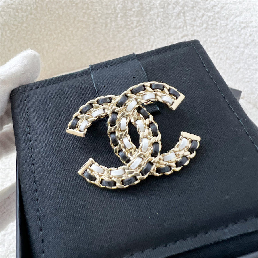 Chanel online brooch authentic