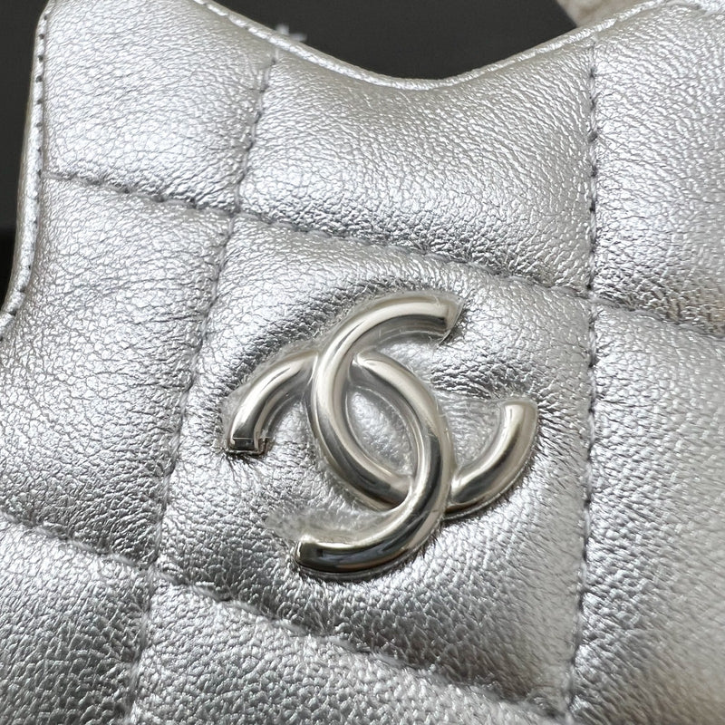 Chanel VIP Gift 24C Star Pouch Charm in Iridescent Silver Lambskin and SHW