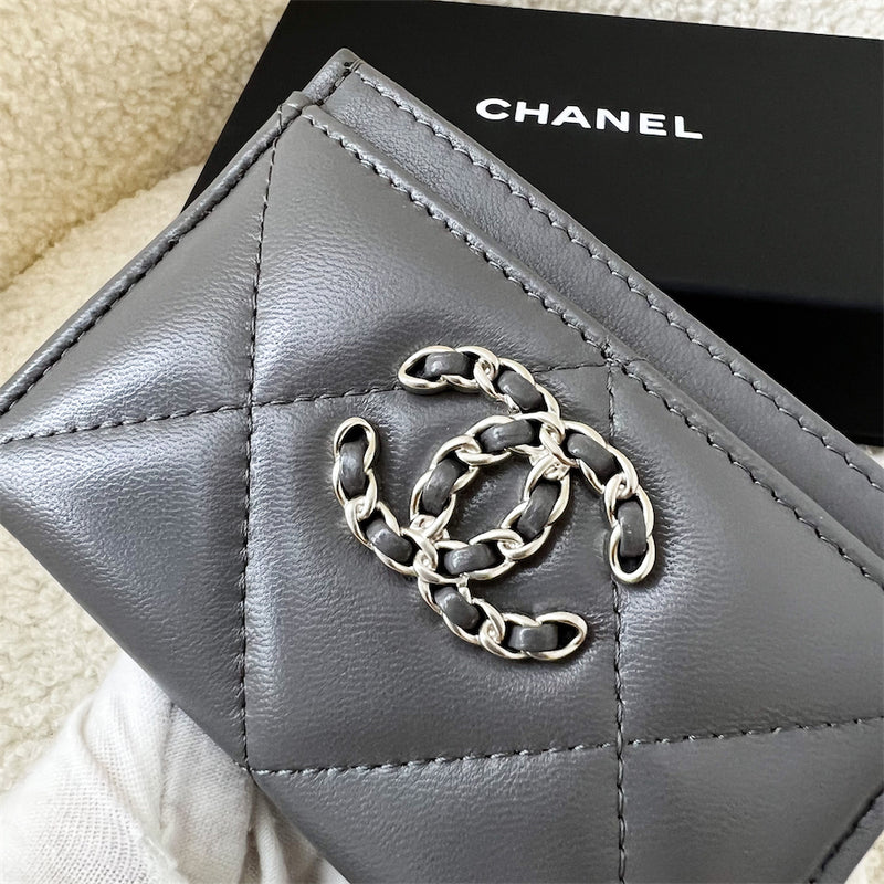 Chanel 19 Flat Card Holder in 22A Grey Lambskin SHW