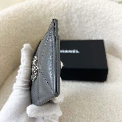 Chanel 19 Flat Card Holder in 22A Grey Lambskin SHW