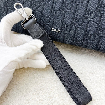 Dior A5 Triangle Pouch in Black Dior Oblique Jacquard and BHW (Model: 2ESCA483YKY)
