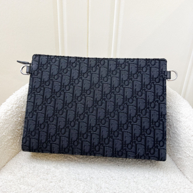 Dior A5 Triangle Pouch in Black Dior Oblique Jacquard and BHW (Model: 2ESCA483YKY)