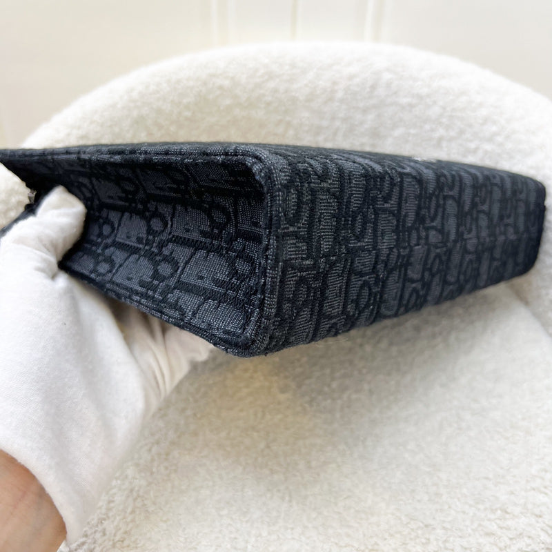 Dior A5 Triangle Pouch in Black Dior Oblique Jacquard and BHW (Model: 2ESCA483YKY)