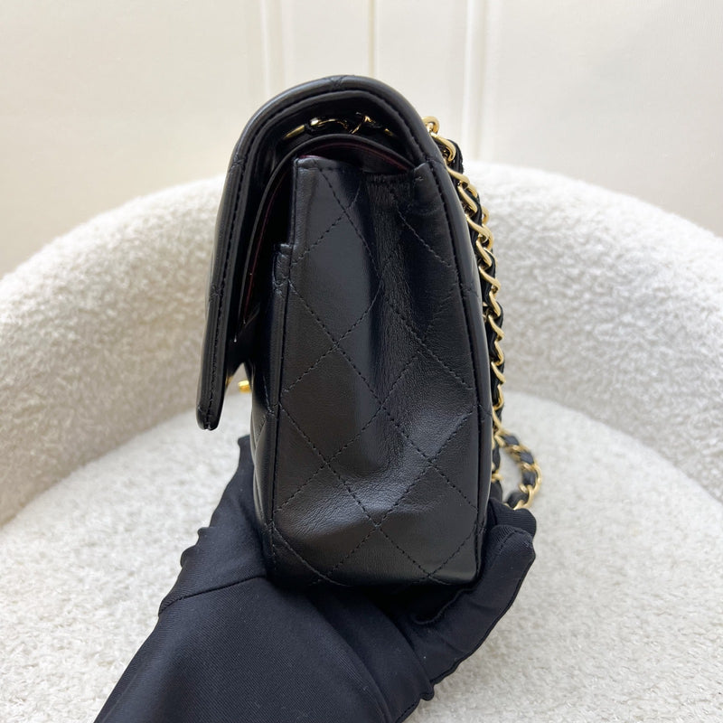 [Local Set - 2022] Chanel Medium Classic Flap CF in Black Lambskin and GHW (Model: A01112)