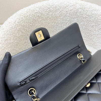 [Local Set - 2022] Chanel Medium Classic Flap CF in Black Lambskin and GHW (Model: A01112)