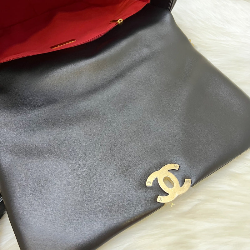 Chanel 19 Maxi Flap in Black Lambskin and 3-tone HW (Model: AS1162)