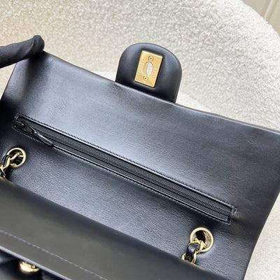 [Local Set - 2022] Chanel Medium Classic Flap CF in Black Lambskin and GHW (Model: A01112)