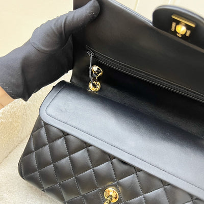 [Local Set - 2022] Chanel Medium Classic Flap CF in Black Lambskin and GHW (Model: A01112)
