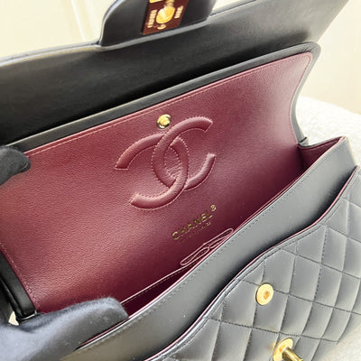 [Local Set - 2022] Chanel Medium Classic Flap CF in Black Lambskin and GHW (Model: A01112)