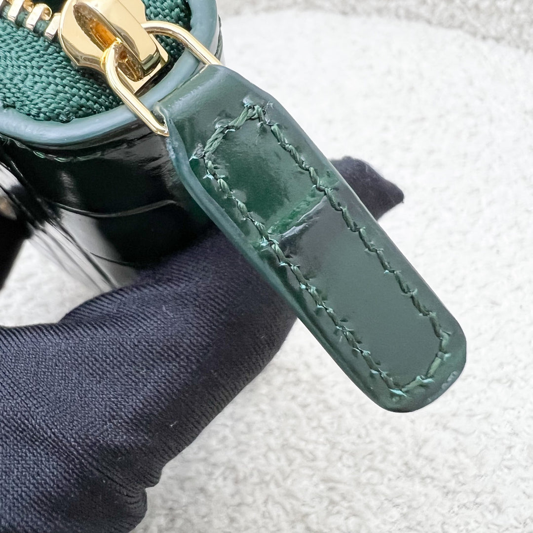 Chanel Zippy Card Holder in 26S Emerald Green Crocodile Embossed