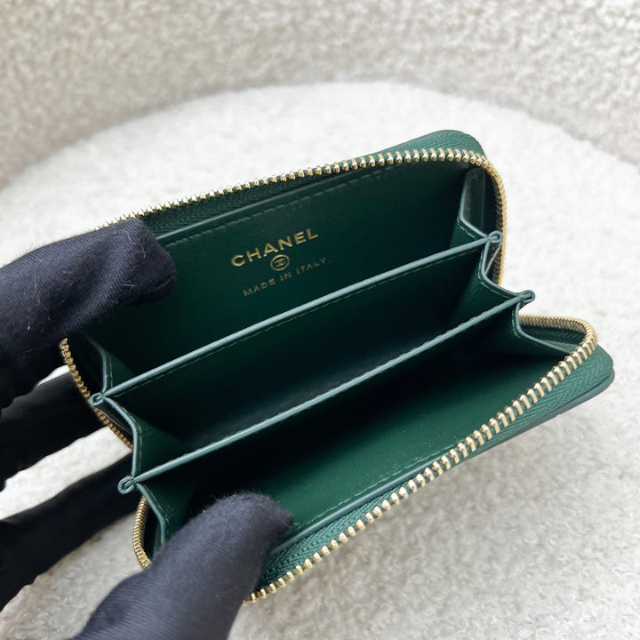 Chanel Zippy Card Holder in 26S Emerald Green Crocodile Embossed