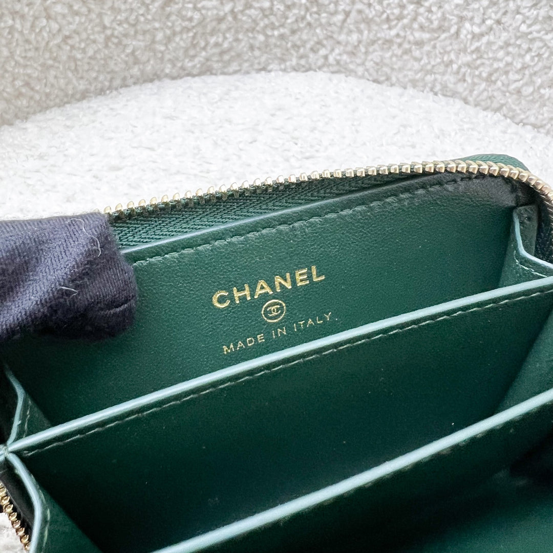 Chanel Zippy Card Holder in 26S Emerald Green Crocodile Embossed
