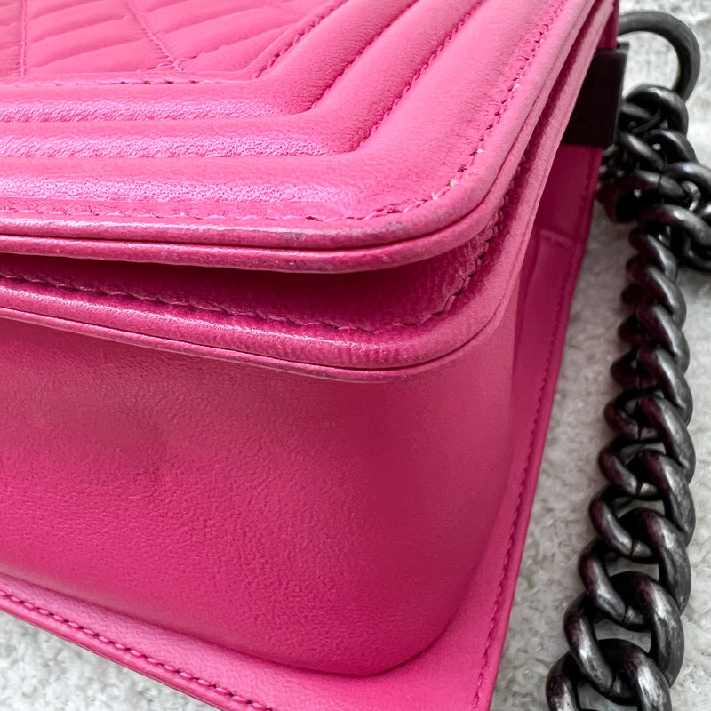 Chanel Medium 25cm Boy Flap in Hot Pink Lambskin and RHW