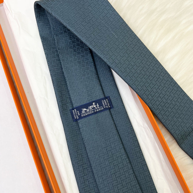 Hermes Faconnee H Thalassa Tie in 100% Silk