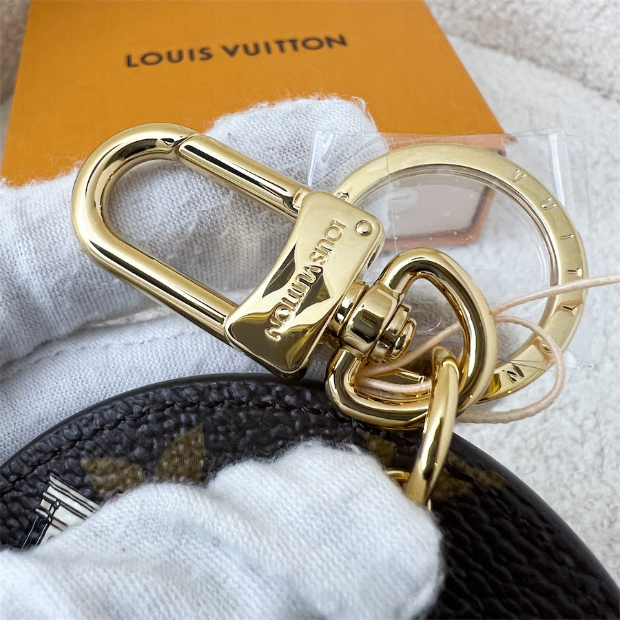 Louis Vuitton Limited Edition Monogram Canvas Christmas 2021 Animation  London Key Holder and Bag Charm - Yoogi's Closet