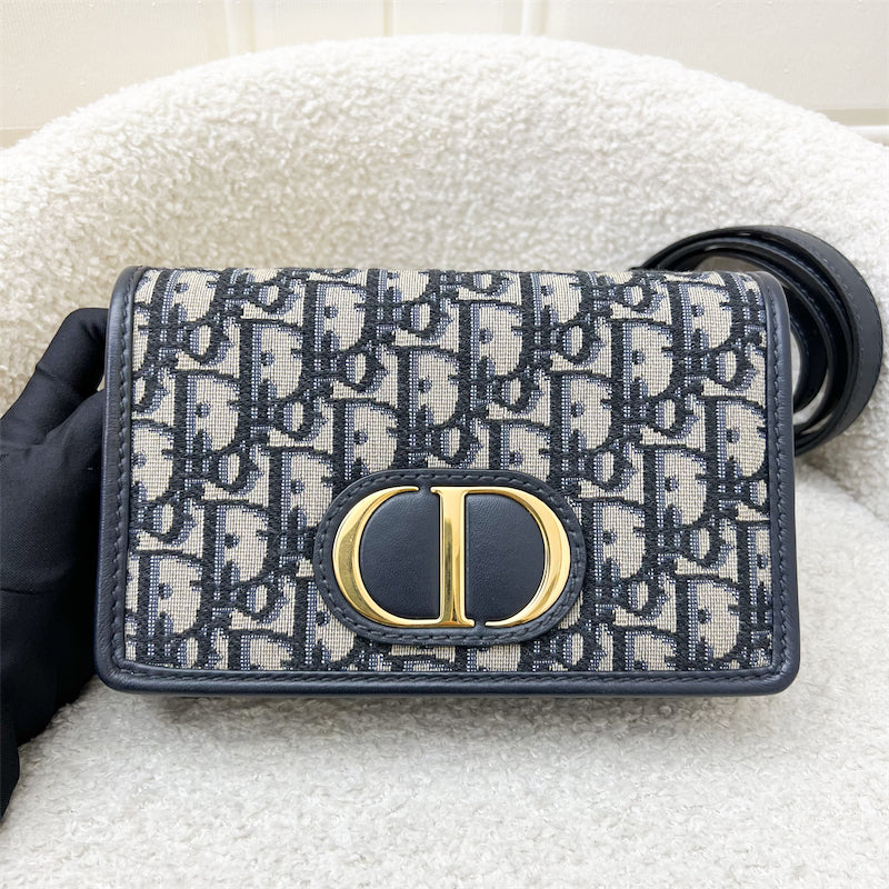 Dior 2-in-1 30 Montaigne Pouch / Wallet on Chain WOC in Navy Oblique Canvas GHW (Model: S2086UTZQ, Colour: M928)