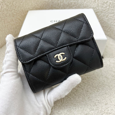 Chanel Classic XL Snap Card Holder in Black Caviar and LGHW (Model: AP0220)