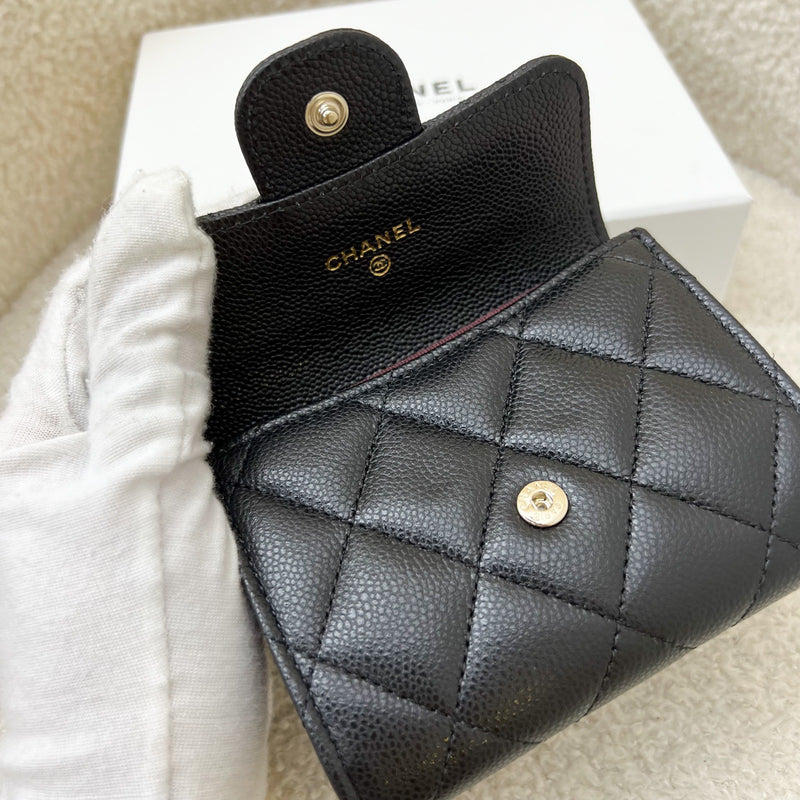 Chanel Classic XL Snap Card Holder in Black Caviar and LGHW (Model: AP0220)