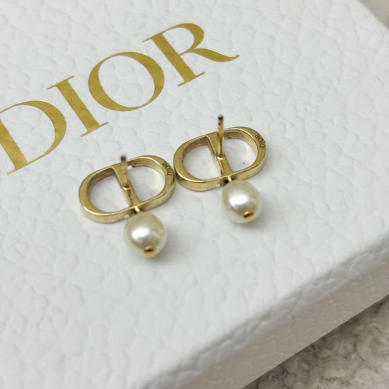 Dior Logo Earrings with Pearls in GHW