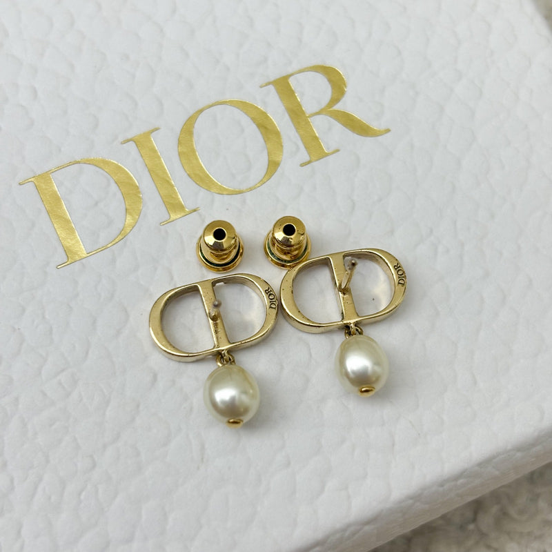 Dior Logo Earrings with Pearls in GHW