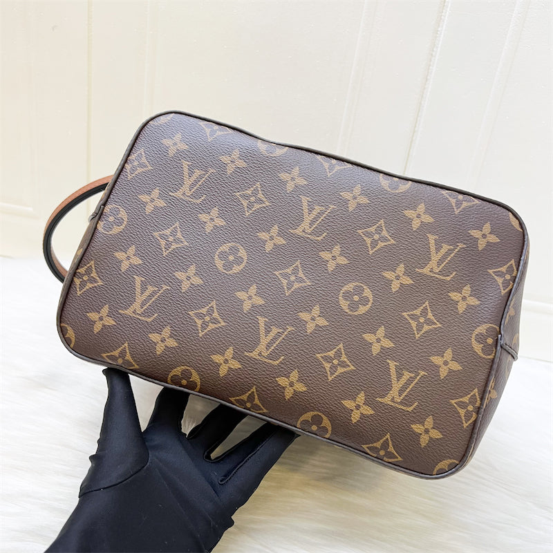 LV NéoNoé MM Bucket Bag in Monogram Canvas, Caramel Brown Trim and GHW (Model: M24897)