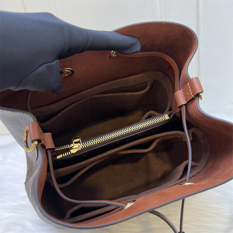 LV NéoNoé MM Bucket Bag in Monogram Canvas, Caramel Brown Trim and GHW (Model: M24897)