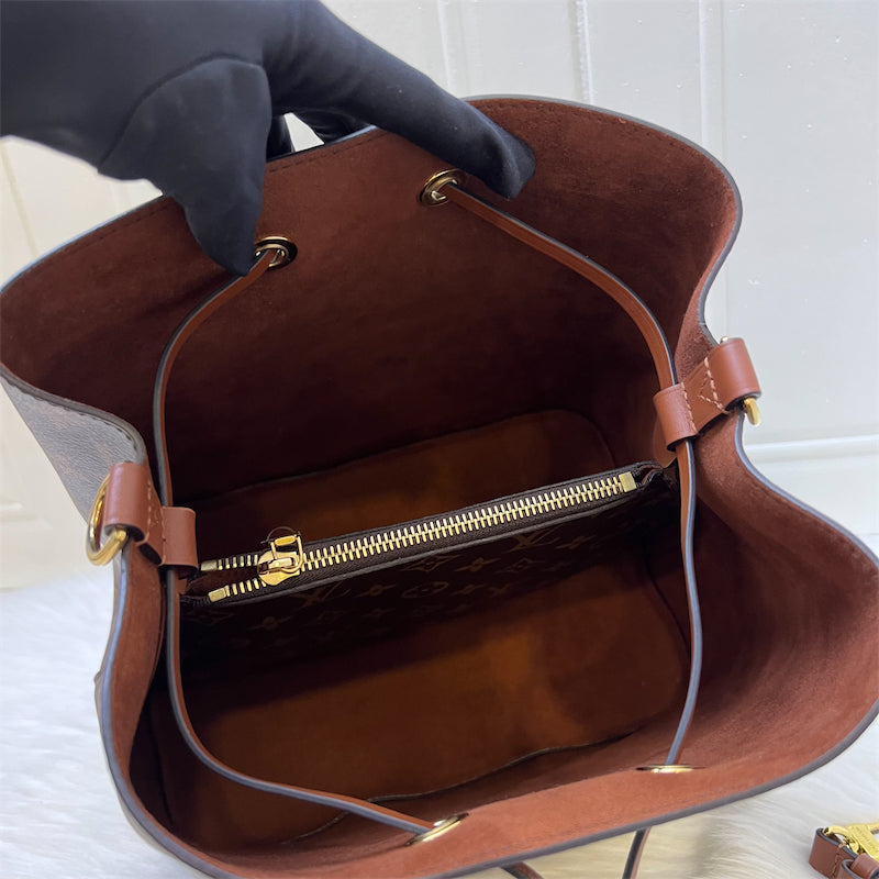 LV NéoNoé MM Bucket Bag in Monogram Canvas, Caramel Brown Trim and GHW (Model: M24897)