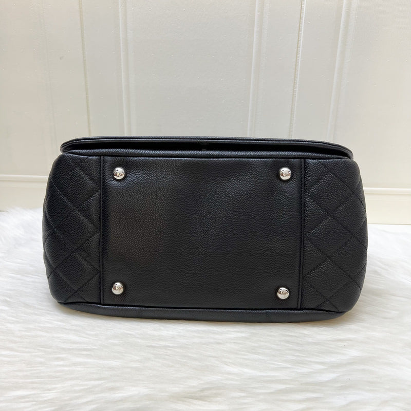 Chanel Maxi Accordion Shoulder Bag in Black Caviar and SHW