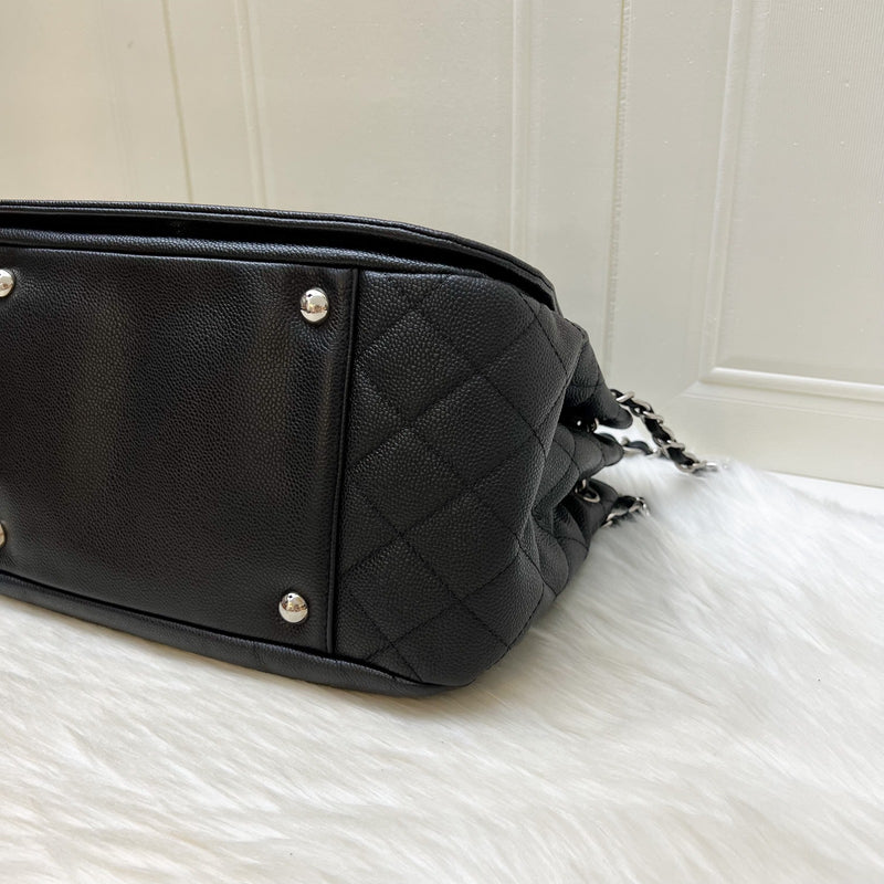 Chanel Maxi Accordion Shoulder Bag in Black Caviar and SHW
