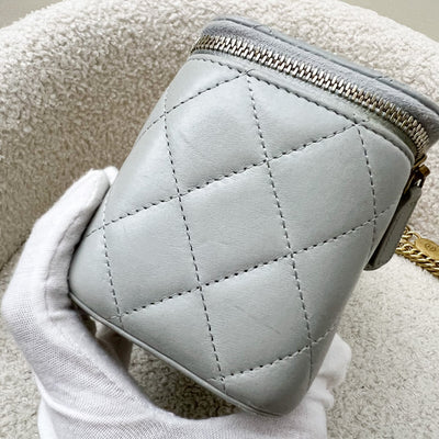 Chanel Seasonal Vanity in Light Grey Lambskin and GHW