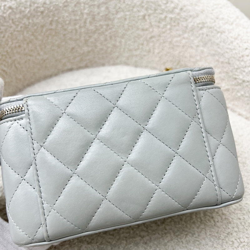 Chanel Seasonal Vanity in Light Grey Lambskin and GHW