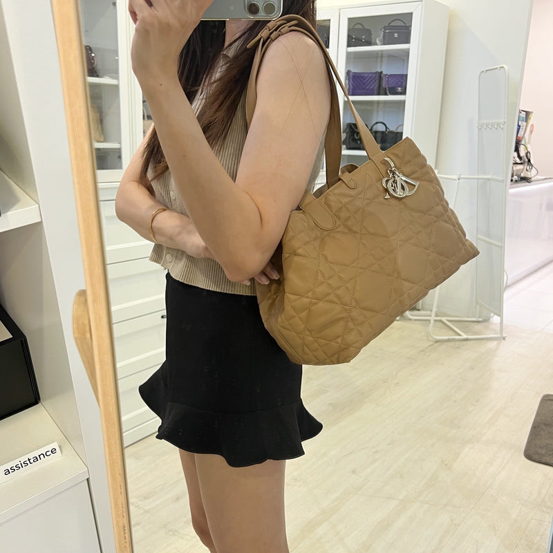 Dior Medium Dior Toujours Bag in Medium Tan Macrocannage Calfskin and GHW