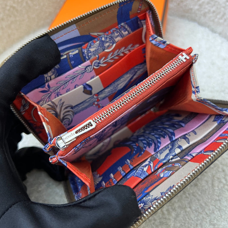 Hermes Silk in Wallet in Alezan / Terre Battue Epsom Leather and GHW