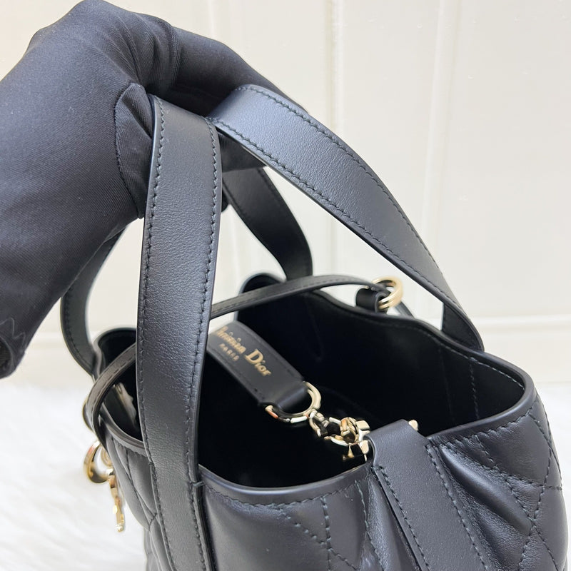 Dior Small Toujours Vertical Tote in Black Macrocannage Calfskin and GHW (Model: M2835OSNW, Colour: M900)