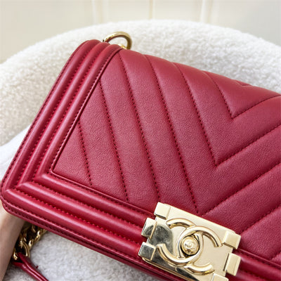 Chanel Medium 25cm Boy Flap in Red Chevron Lambskin LGHW