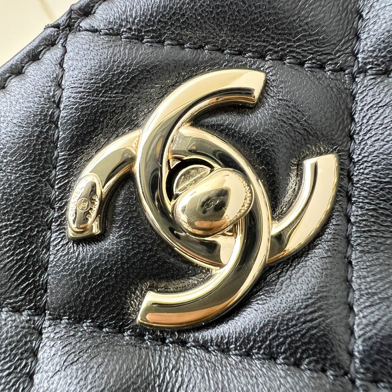 Chanel 22P Hobo Bag in Black Lambskin and LGHW (Model: AS3153)