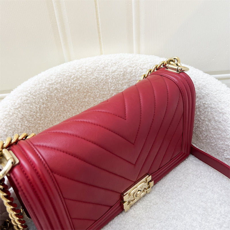 Chanel Medium 25cm Boy Flap in Red Chevron Lambskin LGHW