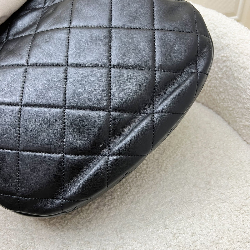 Chanel 22P Hobo Bag in Black Lambskin and LGHW (Model: AS3153)