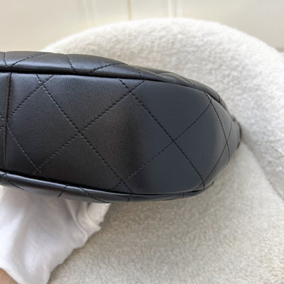 Chanel 22P Hobo Bag in Black Lambskin and LGHW (Model: AS3153)