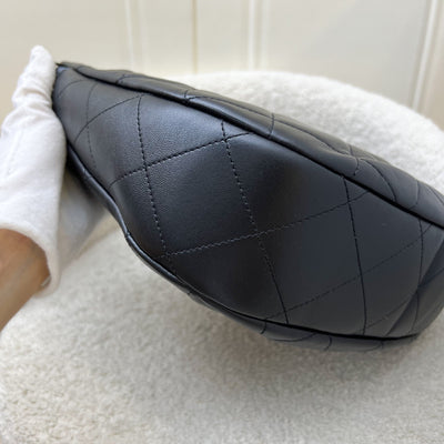 Chanel 22P Hobo Bag in Black Lambskin and LGHW (Model: AS3153)