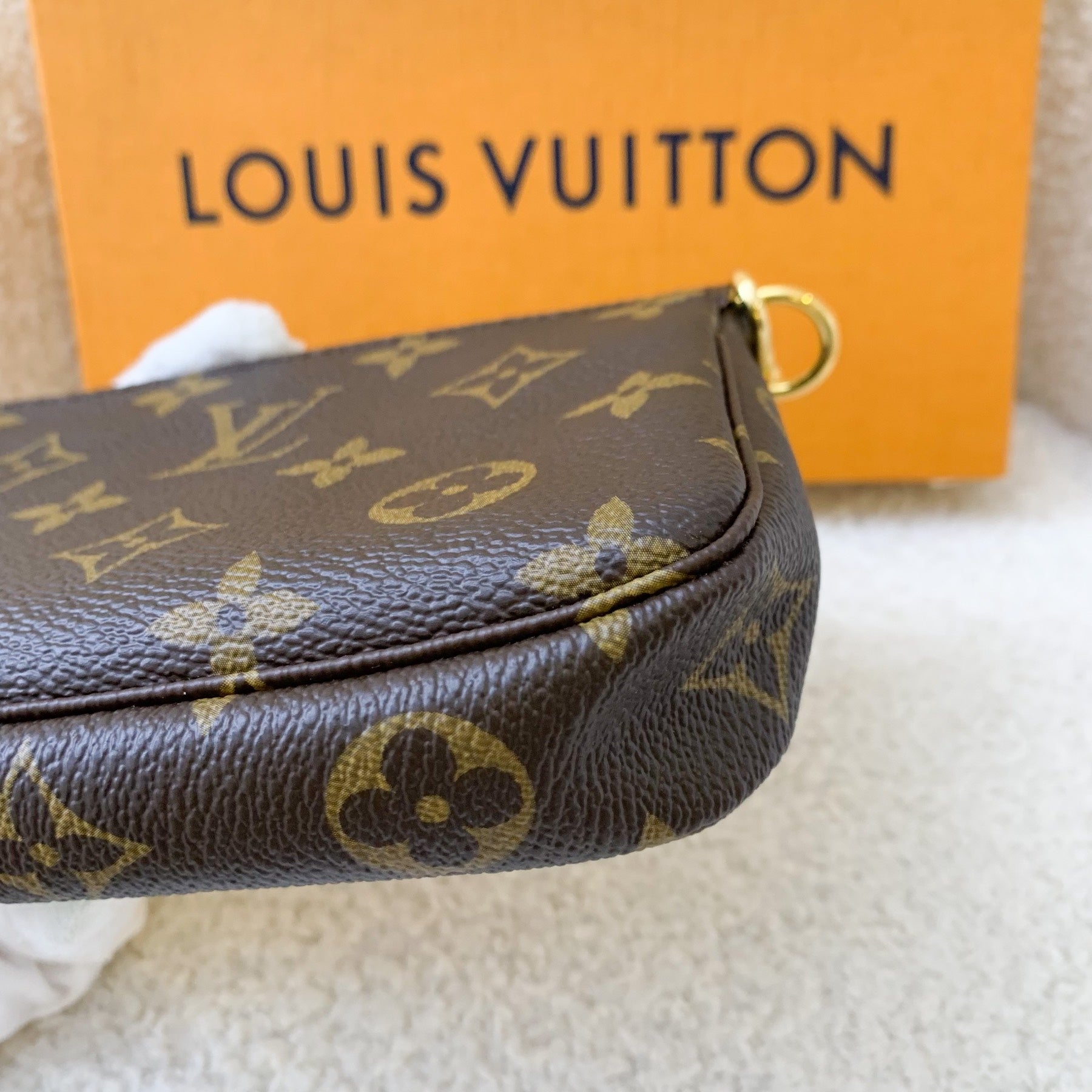 Only 278.00 usd for LOUIS VUITTON Christmas Animation Pochette Damier Ebene  Accessoires Pouch Rose Ballerine Online at the Shop