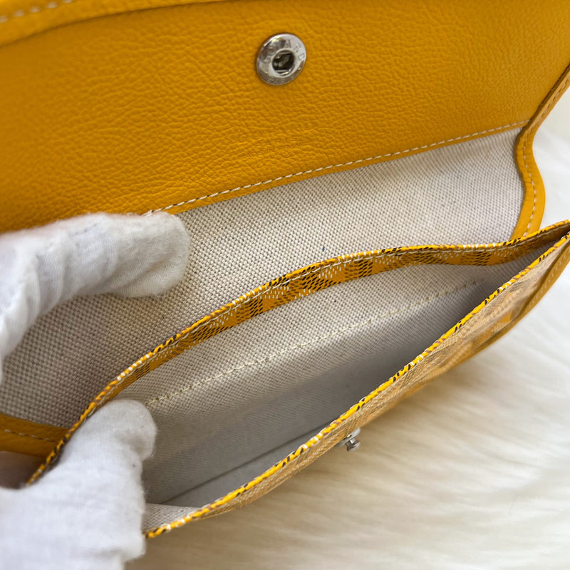 Goyard Saint Louis PM Tote in Yellow Signature Goyardine Canvas with a Croc Universel Bag Clip