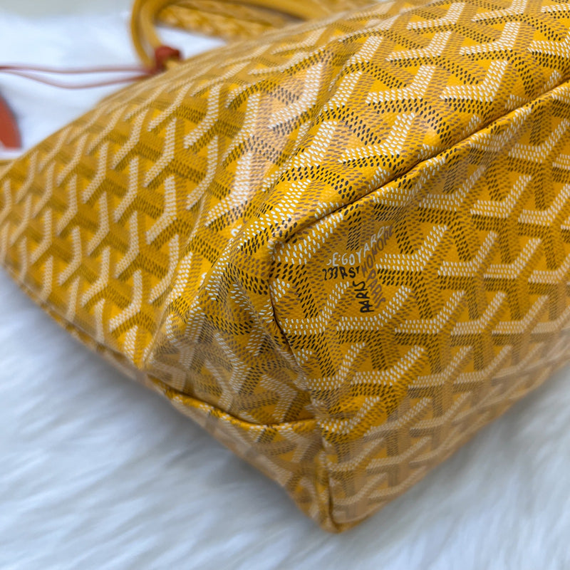 Goyard Saint Louis PM Tote in Yellow Signature Goyardine Canvas with a Croc Universel Bag Clip