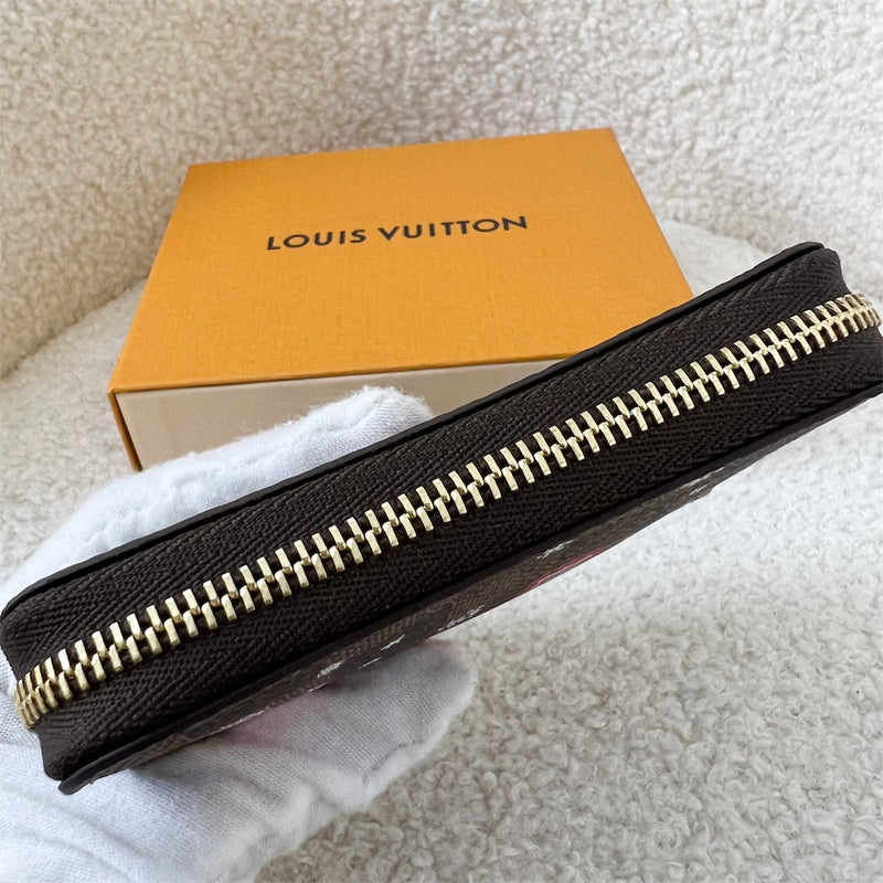 LV Zippy Small Wallet / Card Holder in Vivienne in London Christmas 2021 Canvas and GHW