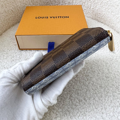 LV Zippy Small Wallet / Card Holder in Vivienne in London Christmas 2021 Canvas and GHW