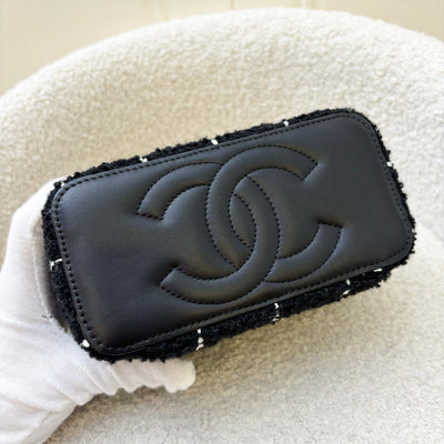 Chanel Pearl Crush Small Vanity in Black and white Tweed and AGHW