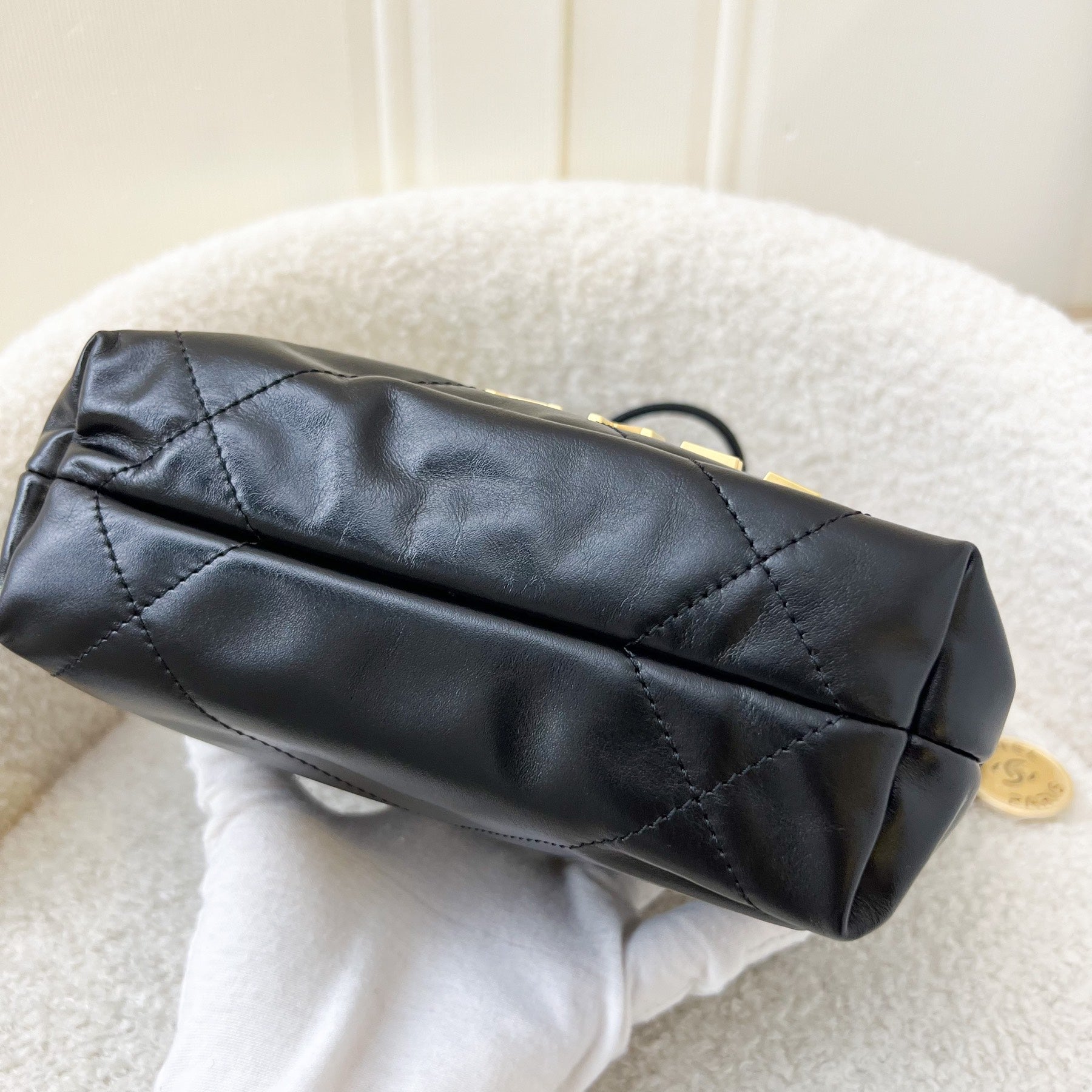 Chanel 2023 Mini 22 Hobo - Black Mini Bags, Handbags - CHA956838