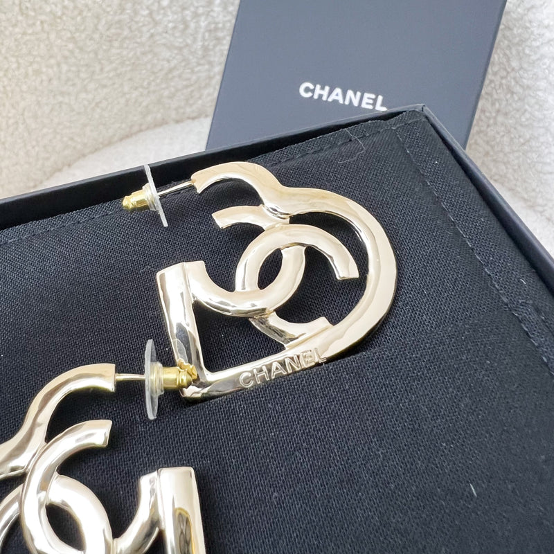 Chanel 22P Hearts & CC Logo Earrings in LGHW