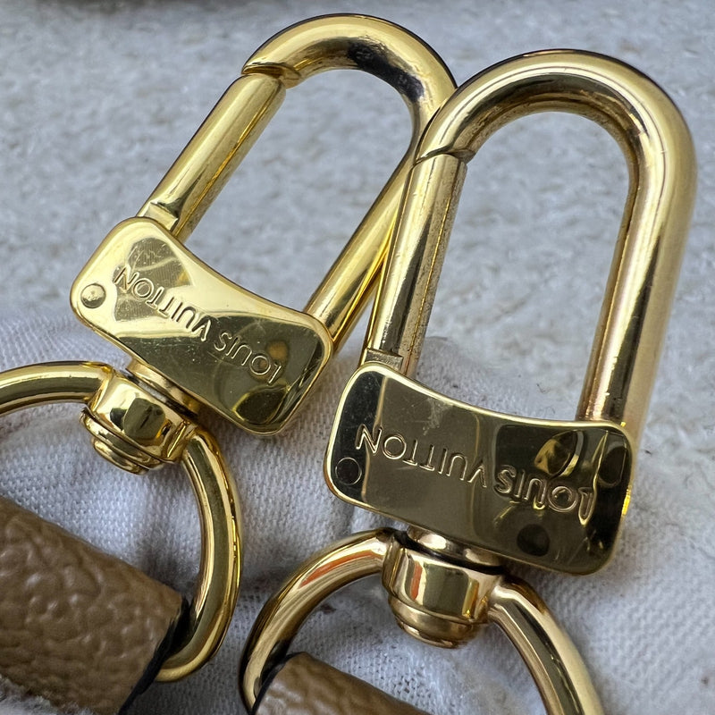 LV Pochette Metis in Reverse Monogram Canvas and GHW (Model: M44876)